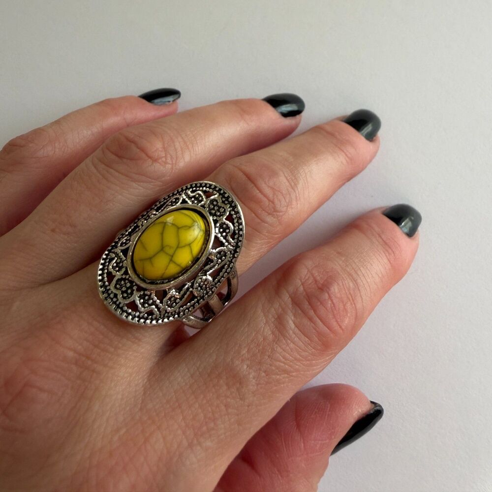 Yellow Stone Statement Ring Silver Tone Royalty Vintage Boho Unisex Sz 11